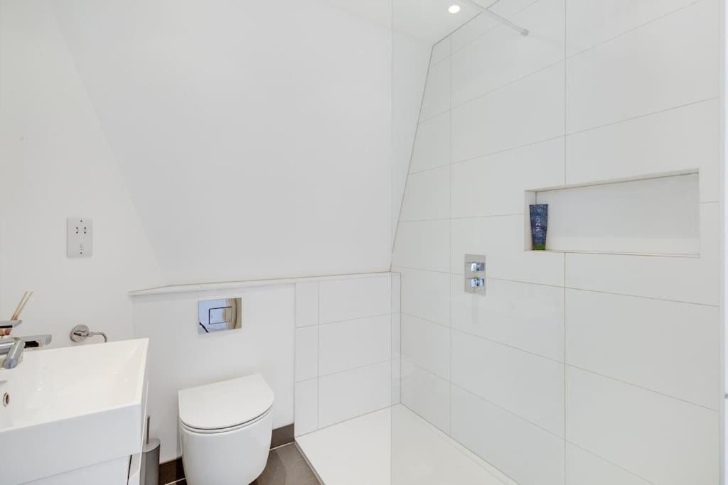 Modern 1 Bedroom Flat In Battersea Appartamento Londra