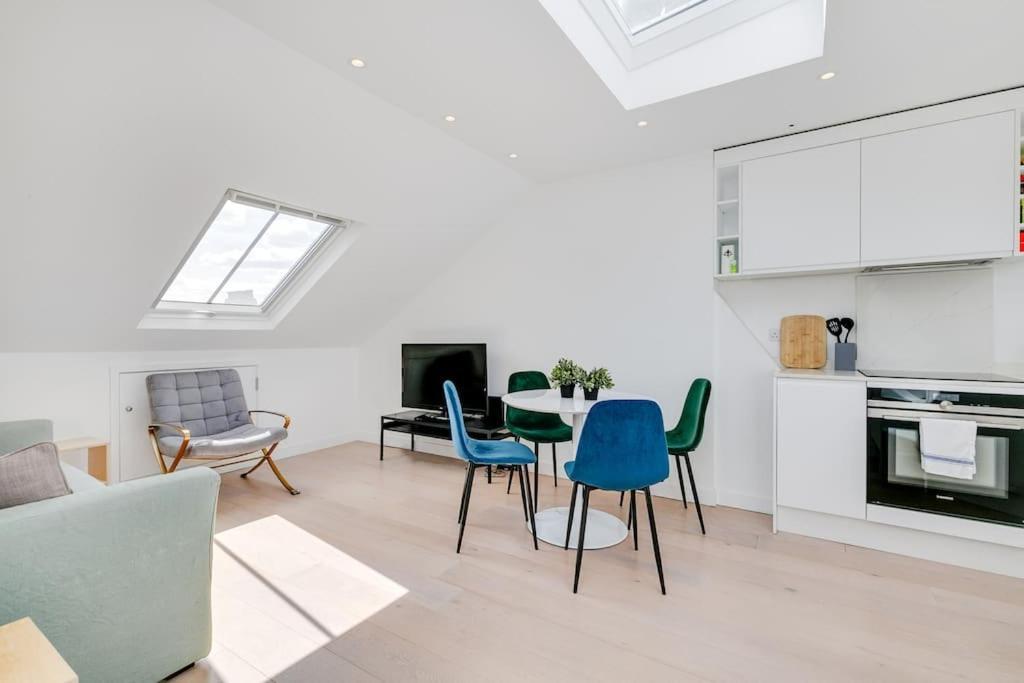 Modern 1 Bedroom Flat In Battersea * Londra